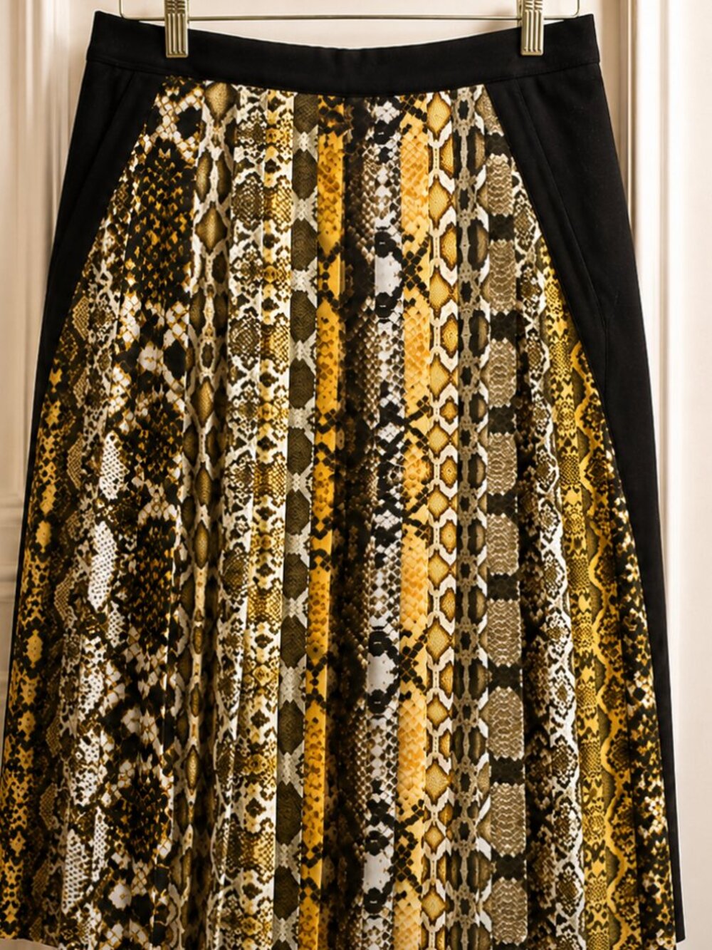 Per Se by Carlisle Snake Print Pleated Skirt | Black Trim | Size 4 | Career Chic